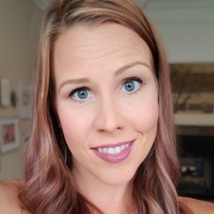 Meet your Posher, Jenea